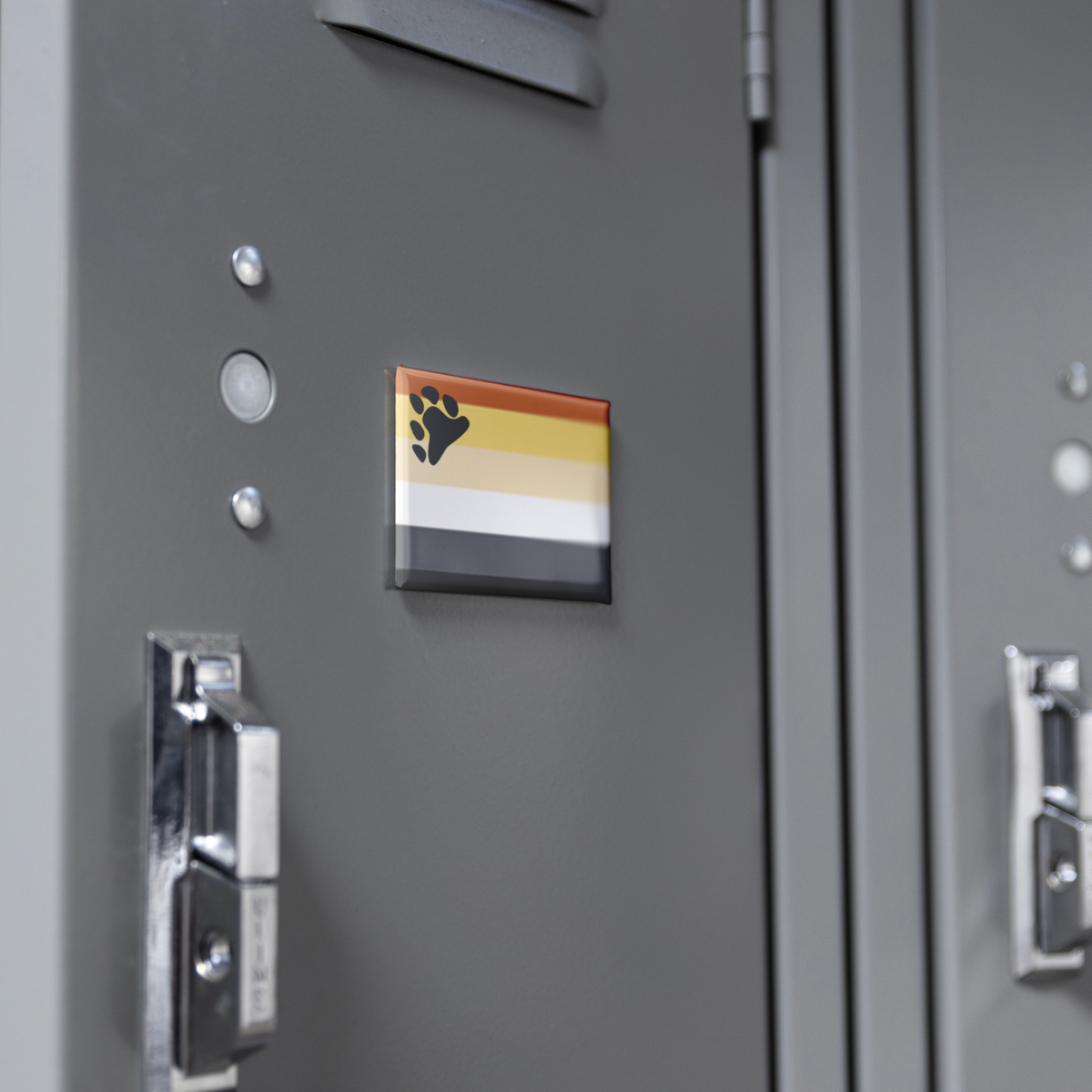 Bear_Flag_Magnet_RectangleButtonMagnet_H_Locker_Mockup.png